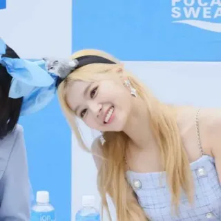 🍭 ceca0bf0 POCARI SWEAT kpop, sana, twice, idol, sourire, mignon, blonde, kawaii telegram sticker