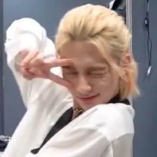 ✌ b274ca82 Hyunjin Hyunjin, Kpop, Stray Kids, Idol, Korean Singer whatsapp sticker