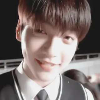 🎧 42e51779 pessoa, retrato, covinhas, adolescente, sorriso telegram sticker