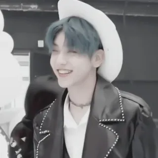 🎧 9ed04e60 K-pop, chapéu de cowboy, cabelo azul, cantor, pessoa, homem telegram sticker