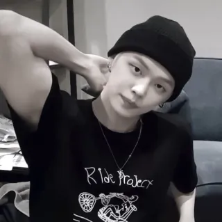 🍦 ec026b77 Ride Project Camiseta, Proyecto ride, Moto, Gorro, Retrato, Hombre joven whatsapp sticker