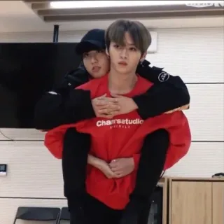 🤍 99bb6f58 Chan'studic объятие, дружба, отношения, нежность, любовь telegram sticker