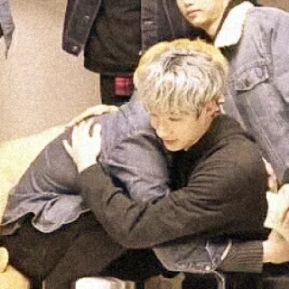 🌙 1a125852 Umarmung, Zuneigung, Menschen, Freundschaft telegram sticker