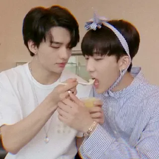 🌙 83c1ac3d Menschen, Essen, Essen teilen telegram sticker