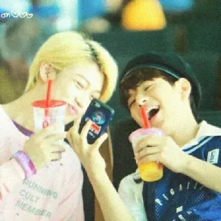 🌙 f811bdea RUNNING CULT MEMBER Leute, Getränke, Freunde telegram sticker