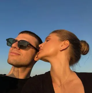 🍯 1ac46a00 pasangan, pria, wanita, kacamata hitam, cinta, hubungan whatsapp sticker