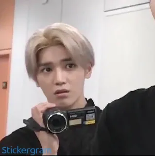 🤨 b0447bb6 Stickergram ผู้ชาย, กล้อง, วิดีโอ, คน, ภาพเหมือน telegram sticker