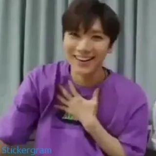 😃 eef65e42 Stickergram คน, ผู้ชาย, ยิ้ม, เสื้อเชิ้ตสีม่วง telegram sticker