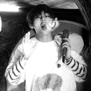 ❤️ 74d46ba2 V kpop, singer, idol, V, BTS, music telegram sticker