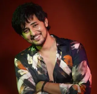 😎 682dce61 uomo, ritratto, sorridente, casual, persona, maschio, felice telegram sticker