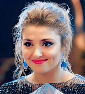 😊 613e959d portrait, woman, beauty, female, face, person telegram sticker