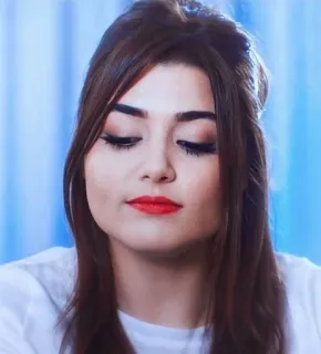 😌 ce75a3b7 woman, portrait, girl, face, beauty, person telegram sticker