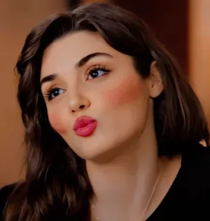 😘 e5650085 woman, portrait, beauty, face, brunette, makeup, person telegram sticker