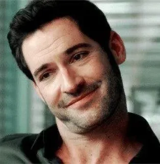 😃 2ca7d21c Lucifer TV-Serie, Lucifer Morningstar, Tom Ellis, Fantasy, Teufel, Lächeln telegram sticker