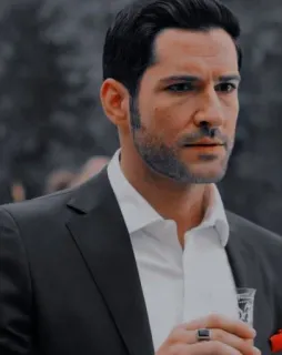 🤨 3161d1f8 Lucifer Morningstar Lucifer Lucifer, Tom Ellis, Teufel, Fox, Netflix, Lucifer Morningstar, Anzug telegram sticker