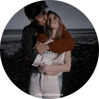 🧺 b6cf9bc7 @thoughtsphrases カップル, ハグ, 恋愛, 愛, ビーチ telegram sticker