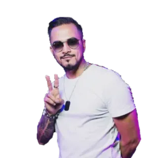 ✌ a3b04672 男人, 太阳镜, 肖像, 和平标志, 白衬衫, 珠宝 telegram sticker