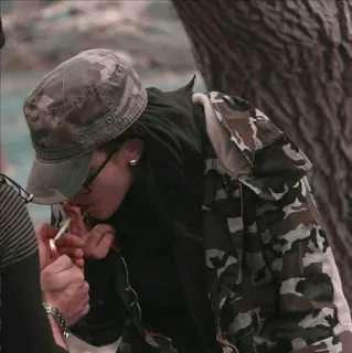 🚬 31deef96 Roken, Camouflage, Sigaret, Tabak, Persoon, Aansteker telegram sticker