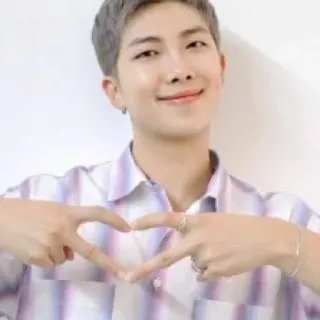 💜 19b6a7fb RM RM, K-pop, BTS, coração, coração com a mão, ídolo telegram sticker