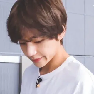 😕 07edc18b V K-POP, ไอดอล, ชาย, นักร้อง, หล่อ telegram sticker