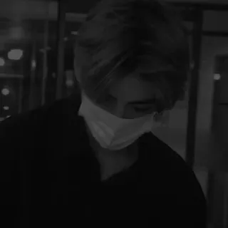 🌟 b34cee4d Porträt, Person, Mundschutz, Innenraum telegram sticker