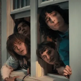 😅 cea9bfd6 Mike Stranger Things Stranger Things, Mike Wheeler, jendela, teman, grup telegram sticker