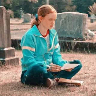 😐 f94e69ab Max Mayfield Stranger Things Stranger Things, Max Mayfield, Sadie Sink, cemetery, TV show, letter telegram sticker