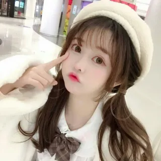 🕊 3cd5cb63 femme, mignon, fille, portrait, nattes, béret telegram sticker