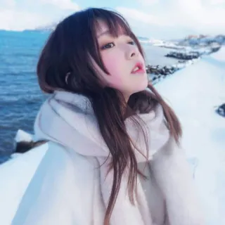 🍓 ce0b6339 portrait, femme, hiver, neige, océan, paysage telegram sticker