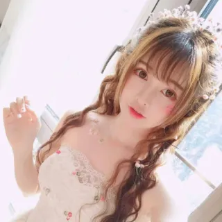 🐝 d15425d5 femme, fille, portrait, robe, fleurs, beauté telegram sticker