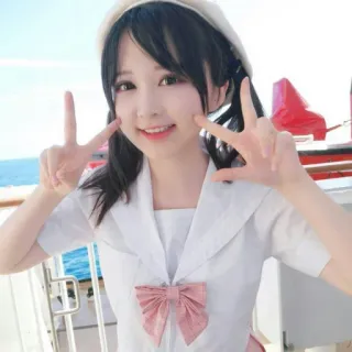 🍒 e15bc972 femme, fille, mignon, signe de paix, souriant, portrait telegram sticker