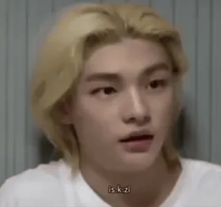 😳 1d6dc706 is.k.zi 사람, 금발, 인물 사진, 셀카, 젊은 성인 whatsapp sticker