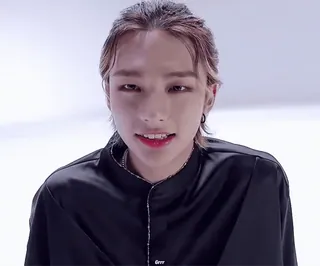 😁 0d30604e портрет, мужчина, человек, k-pop, азиат whatsapp sticker