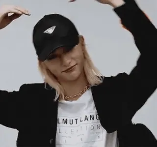 💗 21a4506e LMUTLANG COLLECTION человек, портрет, одежда, мода, блондинка, кепка whatsapp sticker