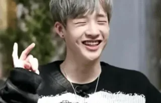 🎐 7bfeff9f persoon, glimlachend, man, vrolijk telegram sticker