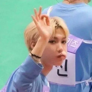 👌 cbf63235 Felix Idol, K-Pop, Okay Geste, Okay-Zeichen, Handgeste, Koreanischer Pop, Männlich telegram sticker