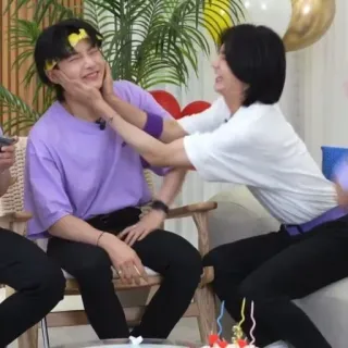 🤗 6ccdf3ff telegram sticker