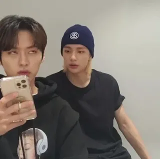 🙄 0819d357 telegram sticker