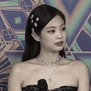 🥂 29dc16f2 Jennie kpop, idol, cantante, collana, orecchini, gioielli, blackpink telegram sticker