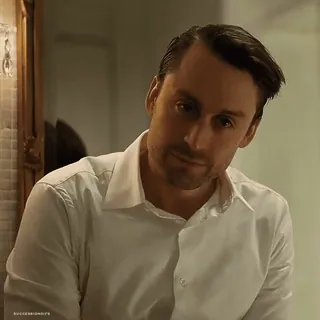 😉 384af1a6 Roman Roy Succession personaggio, televisione, hbo, ricco, dramma telegram sticker