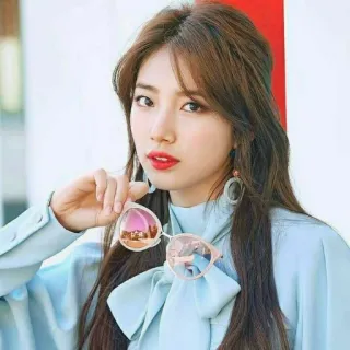 ❄️ 7fb7d85a wanita, potret, kacamata hitam, kecantikan, mode, aktris, selebriti telegram sticker