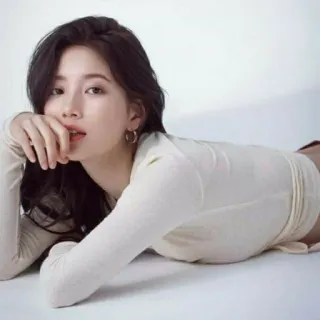 ☃️ c6686870 wanita, berbaring, potret, korea, selebriti, mode, model telegram sticker