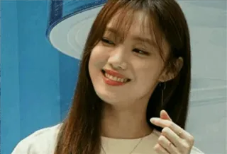 🌙 561332ea wanita, senyum, jari, wajah, gadis telegram sticker