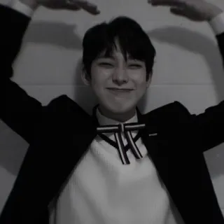 🍍 c3653975 person, portrait, man, suit, happy telegram sticker