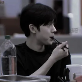 🍍 cf620c00 할렐루야 man, eating, chopsticks, asian, korean telegram sticker