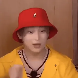 🤯 0df3277e 人物, ポートレート, 帽子, 黄色, 表情, 顔の表情, 男性 telegram sticker