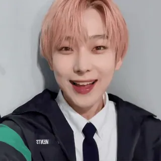 😇 e1e9f607 K-POP, アイドル, ポートレート, 人物, 男性, 笑顔 telegram sticker