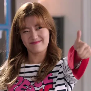 👍 880f95f0 女人, 人, 点赞, 眨眼, 微笑, 乐观 telegram sticker