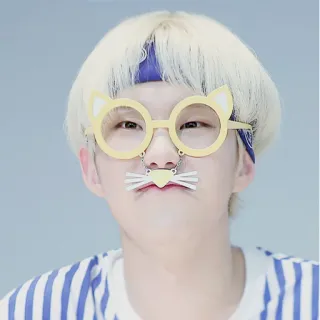 🤓 f4da0df1 portrait, person, eyeglasses, headband, sunglasses, man telegram sticker