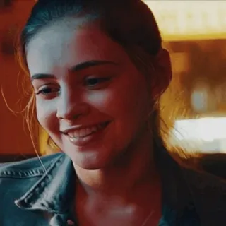 🌼 08cf2304 mujer, sonriendo, retrato, persona telegram sticker